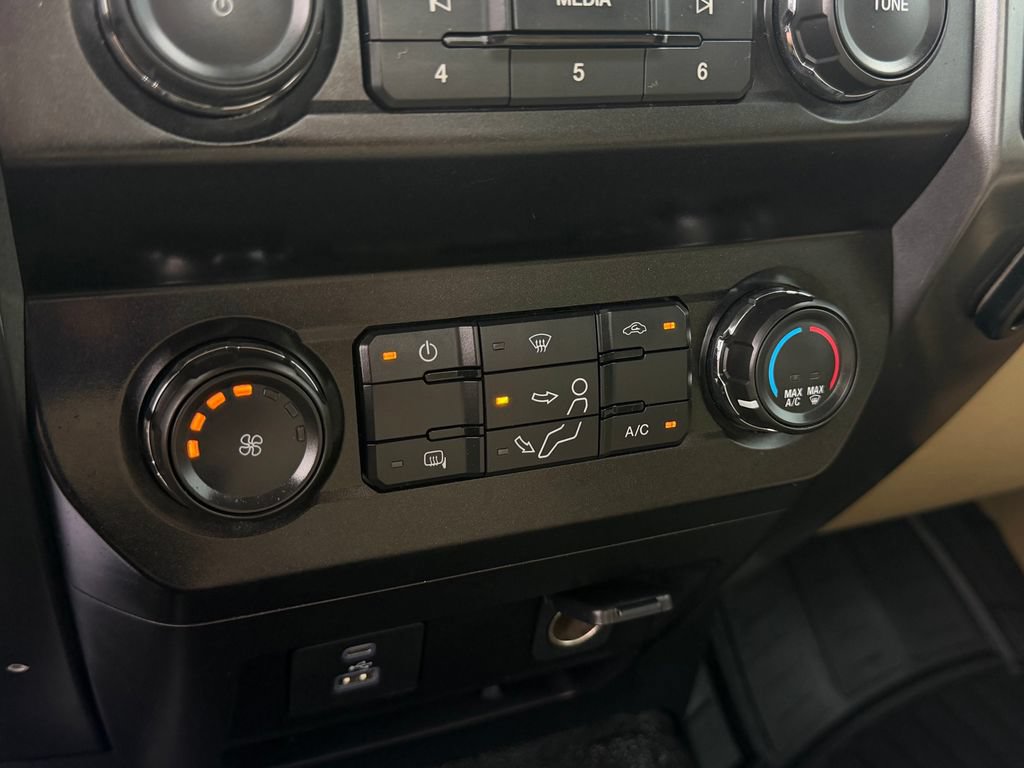 2021 Ford F-350 Super Duty XLT - Photo 21