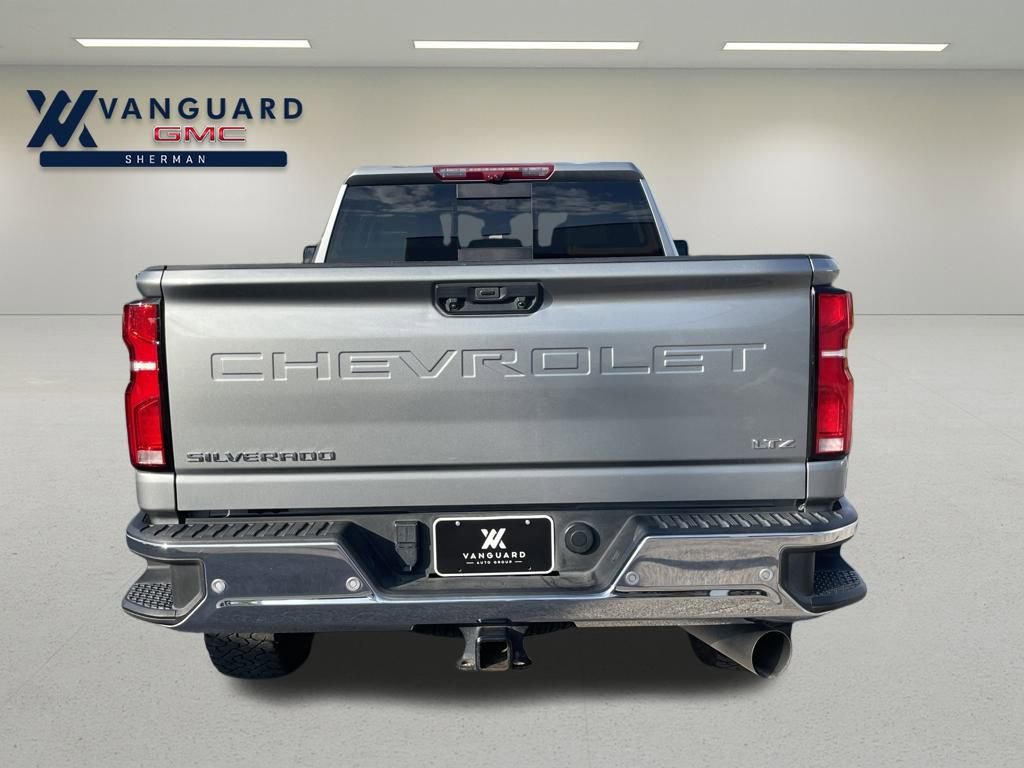 2025 Chevrolet Silverado 2500HD LTZ photo 4