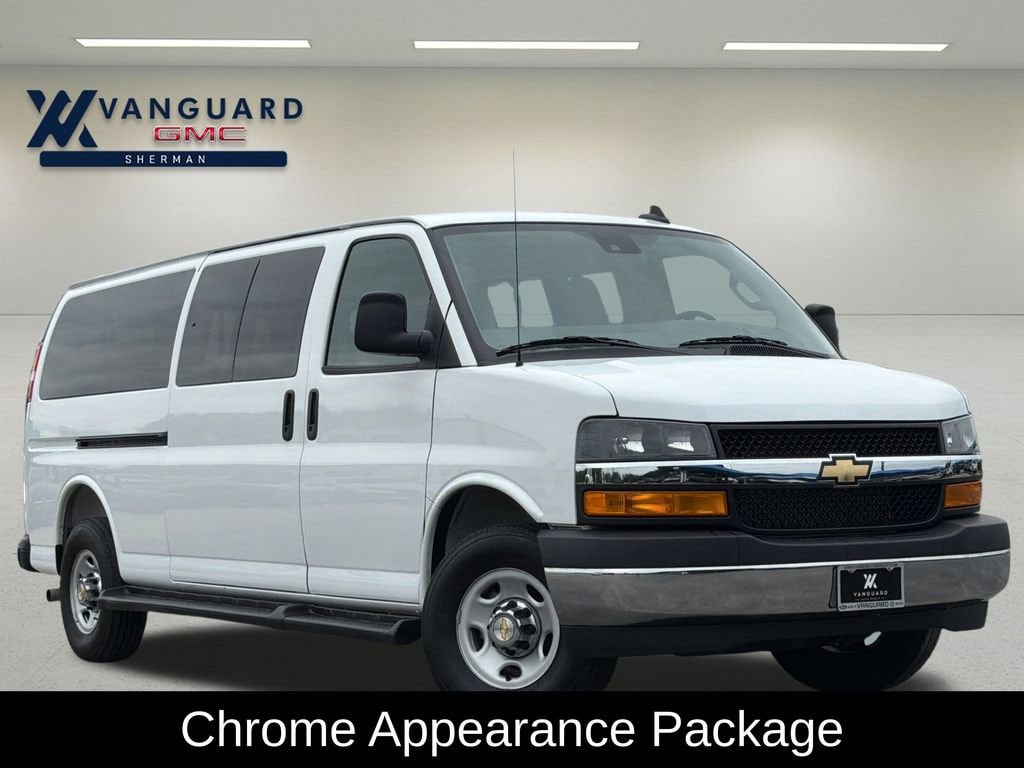 2025 Chevrolet Express 3500 LT Extended's photo