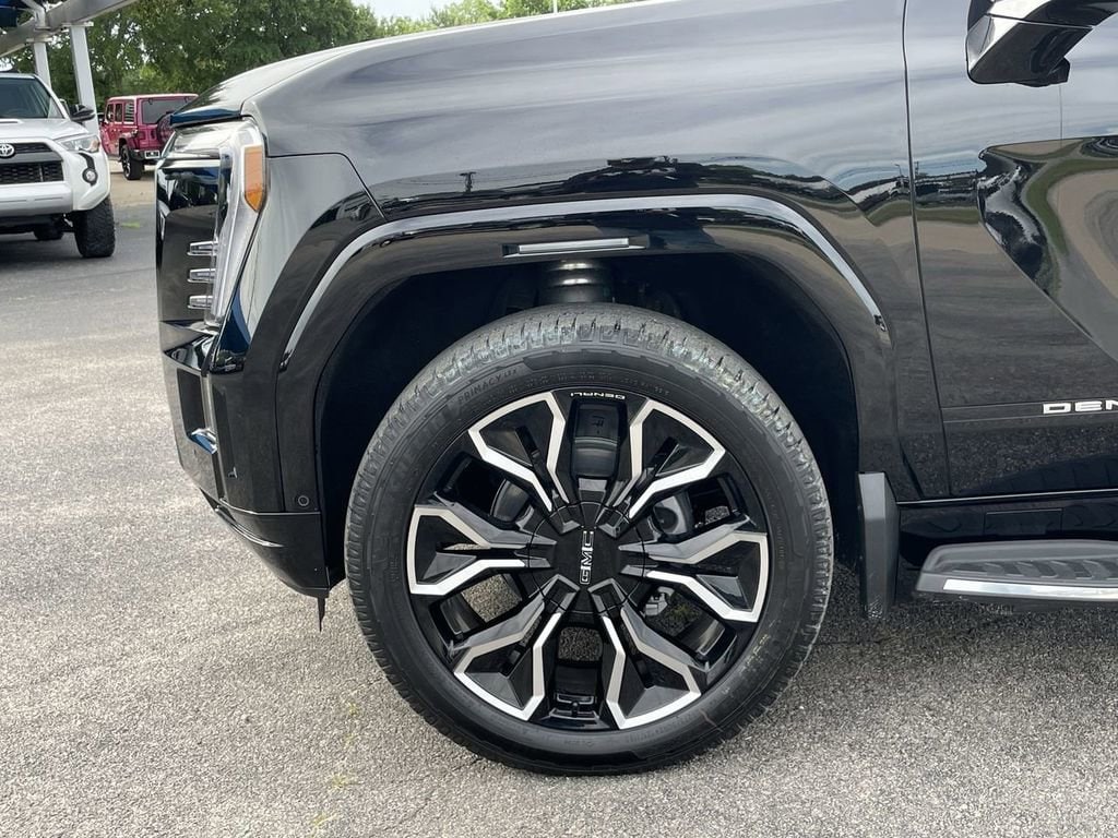 2025 GMC Sierra EV Denali - Photo 39