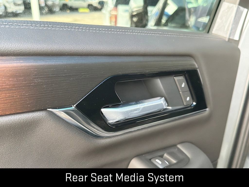 2026 GMC Yukon Denali - Photo 7