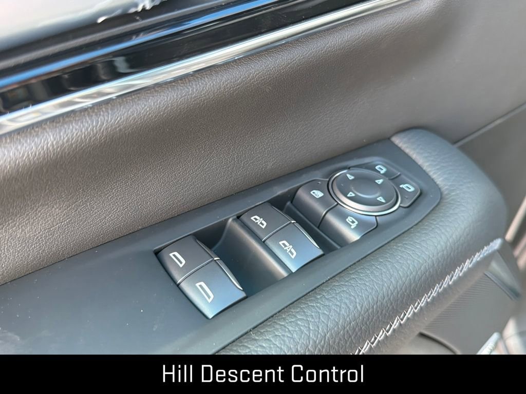 2026 GMC Yukon Denali - Photo 8