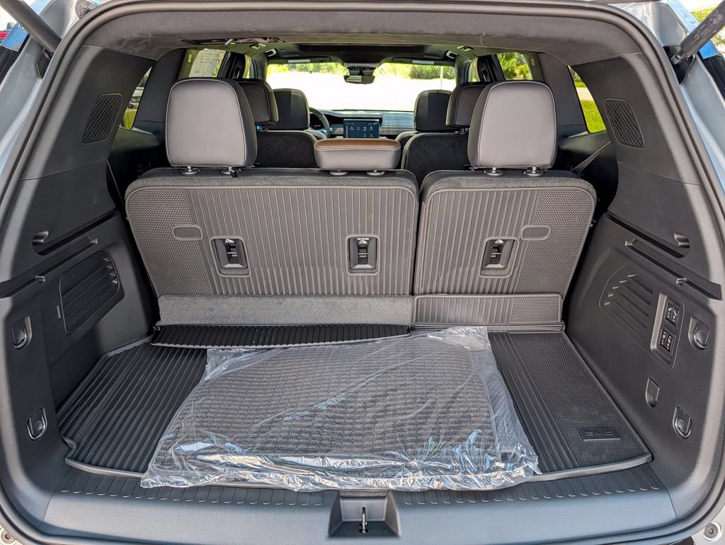 2026 GMC Acadia Denali Ultimate - Photo 29