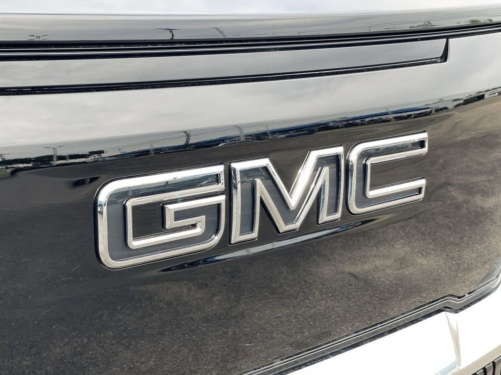 2025 GMC Sierra EV Denali - Photo 37