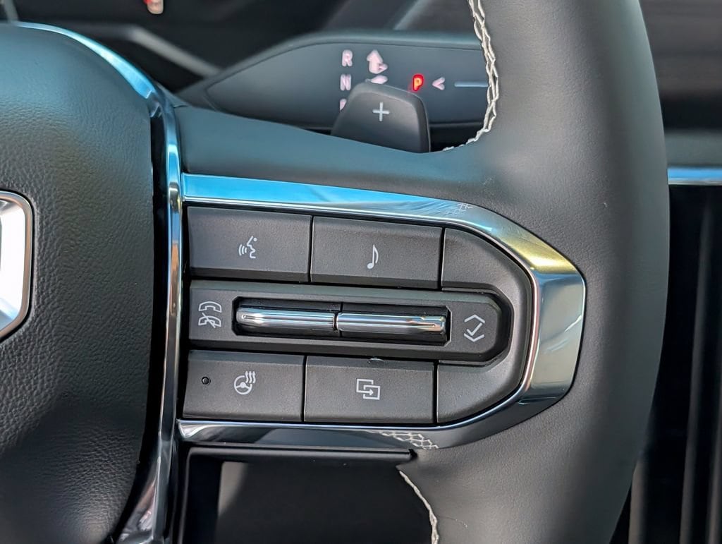 2026 GMC Acadia Denali Ultimate - Photo 17