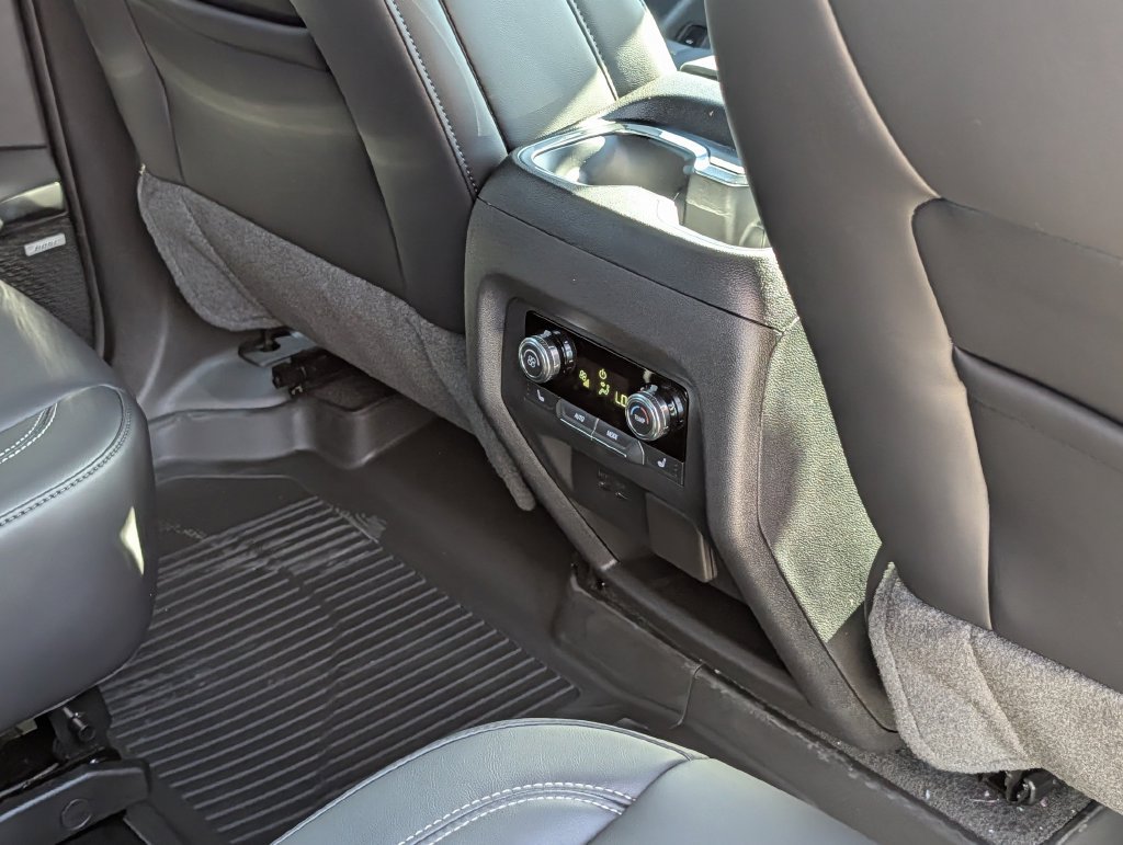 2027 GMC Acadia Elevation - Photo 30