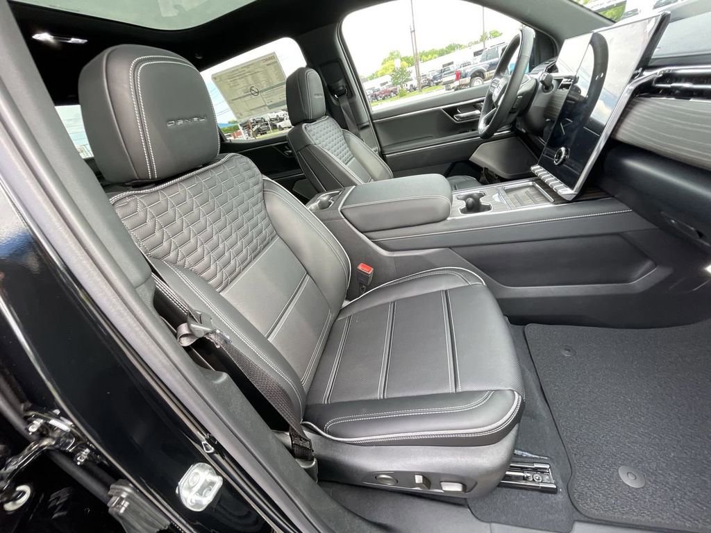 2025 GMC Sierra EV Denali - Photo 34