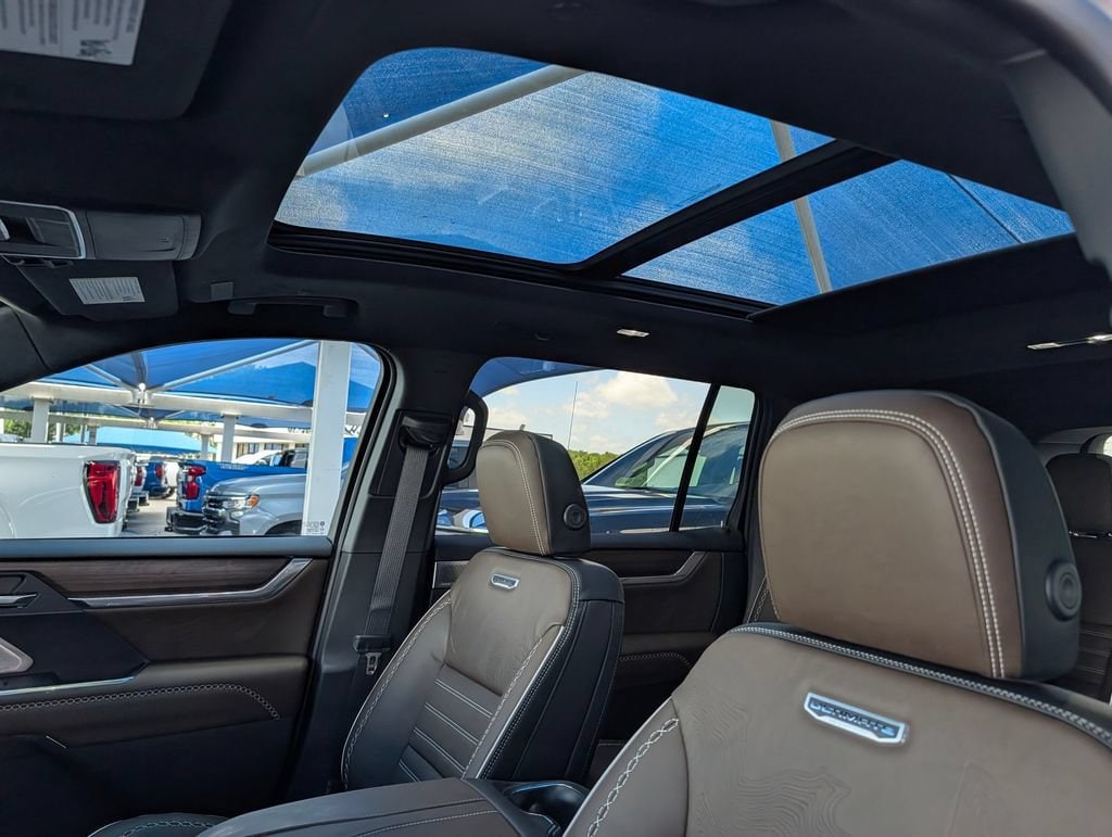 2026 GMC Acadia Denali Ultimate - Photo 25