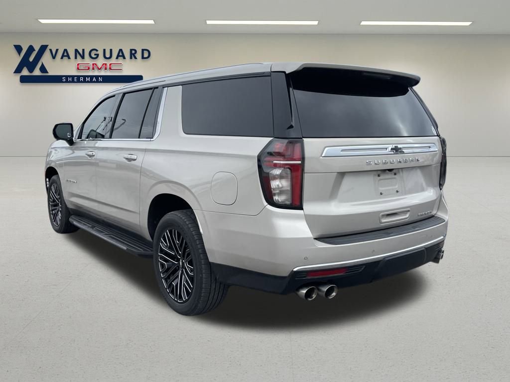 2021 Chevrolet Suburban Premier photo 2