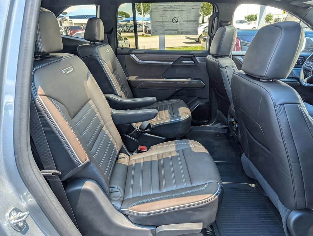 2026 GMC Acadia Denali Ultimate - Photo 42