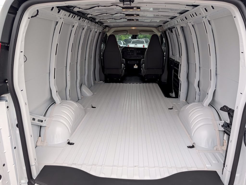 2026 GMC Savana Cargo Work Van - Photo 22