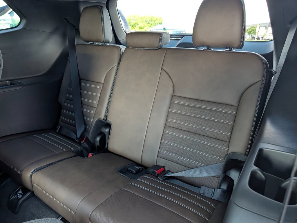 2026 GMC Acadia Denali Ultimate - Photo 27