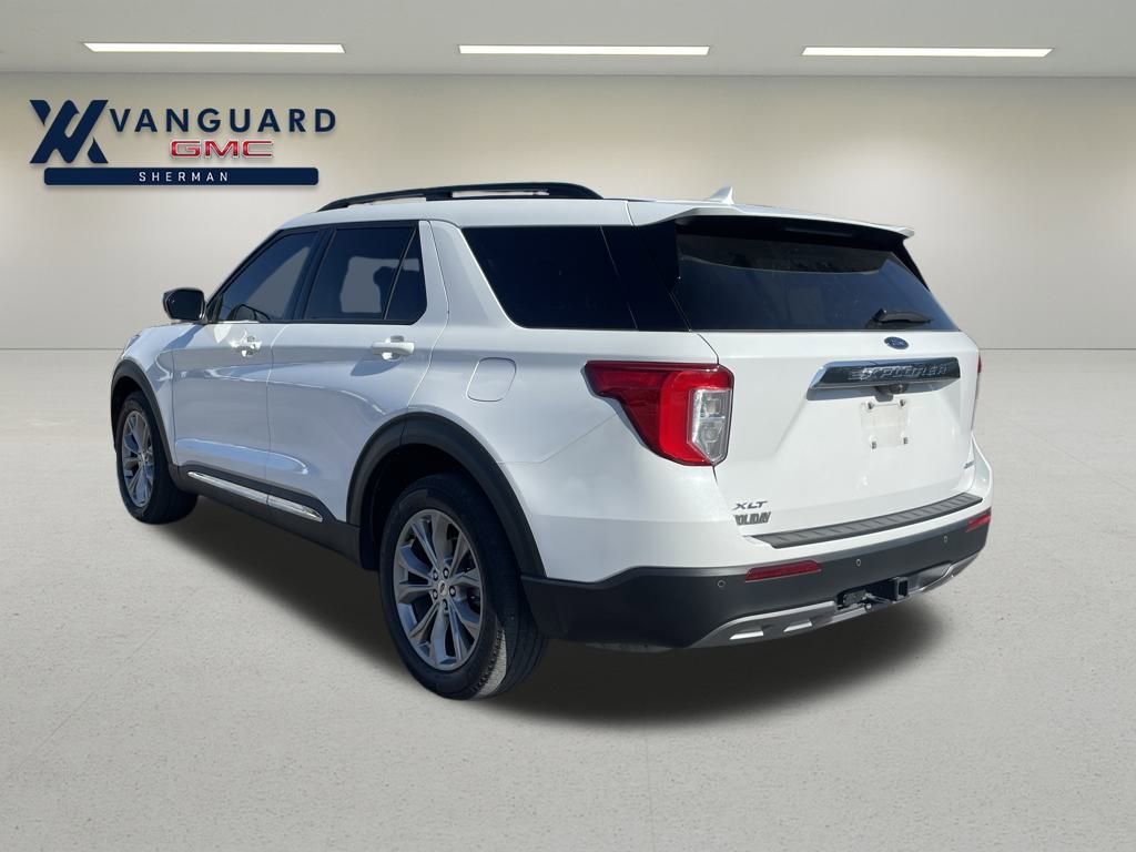 2023 Ford Explorer XLT photo 2