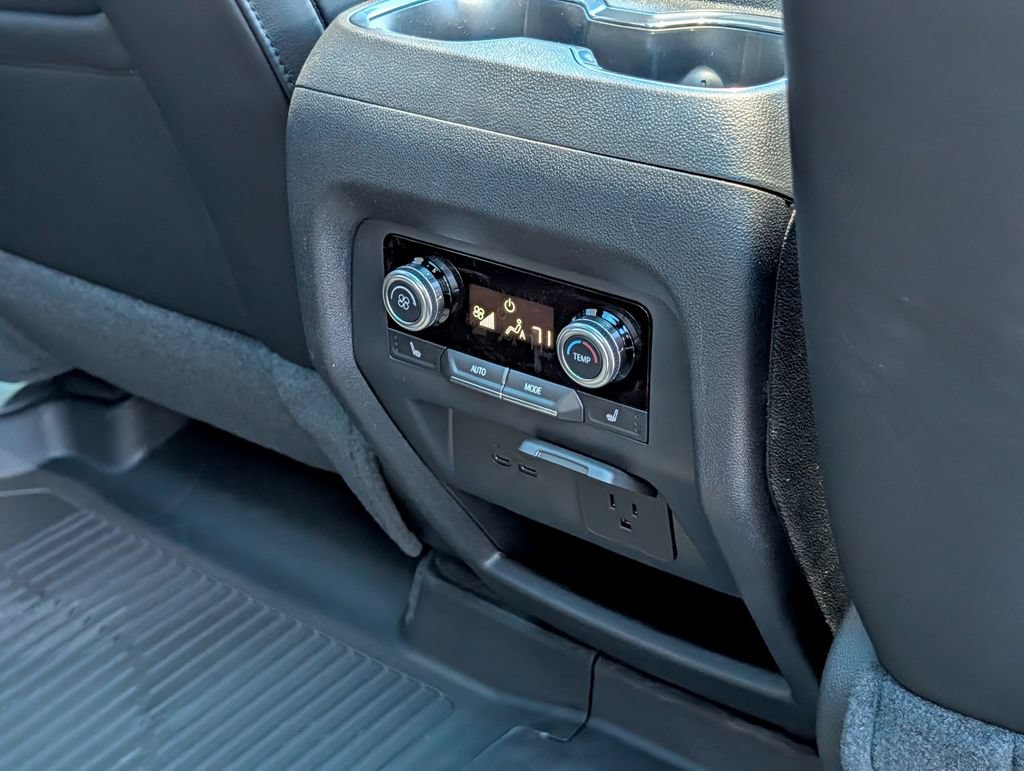 2026 GMC Acadia Denali Ultimate - Photo 33
