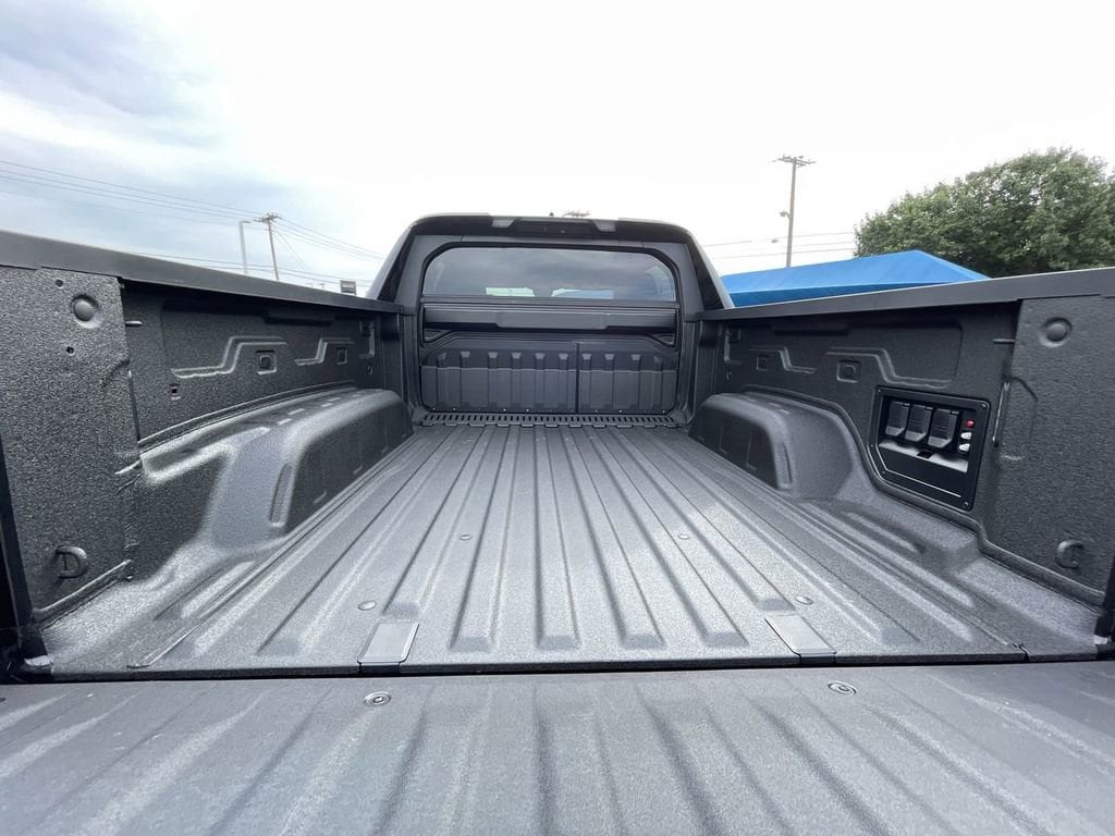 2025 GMC Sierra EV Denali - Photo 32