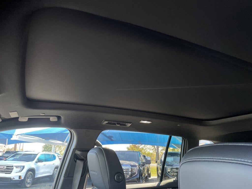 2026 GMC Acadia Denali - Photo 33
