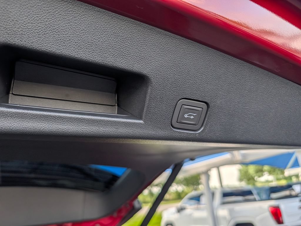 2026 GMC Acadia Denali Ultimate - Photo 28
