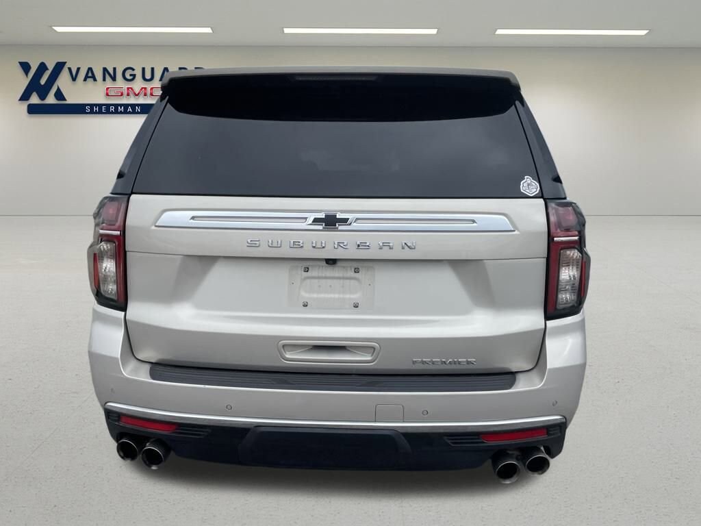 2021 Chevrolet Suburban Premier photo 3
