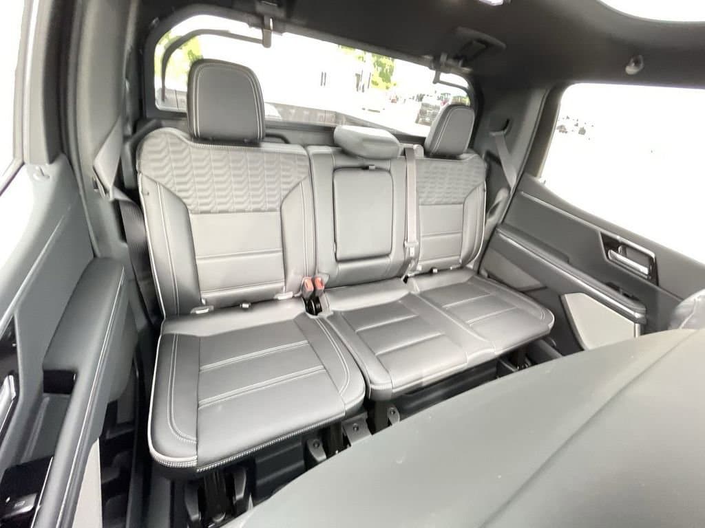 2025 GMC Sierra EV Denali - Photo 33