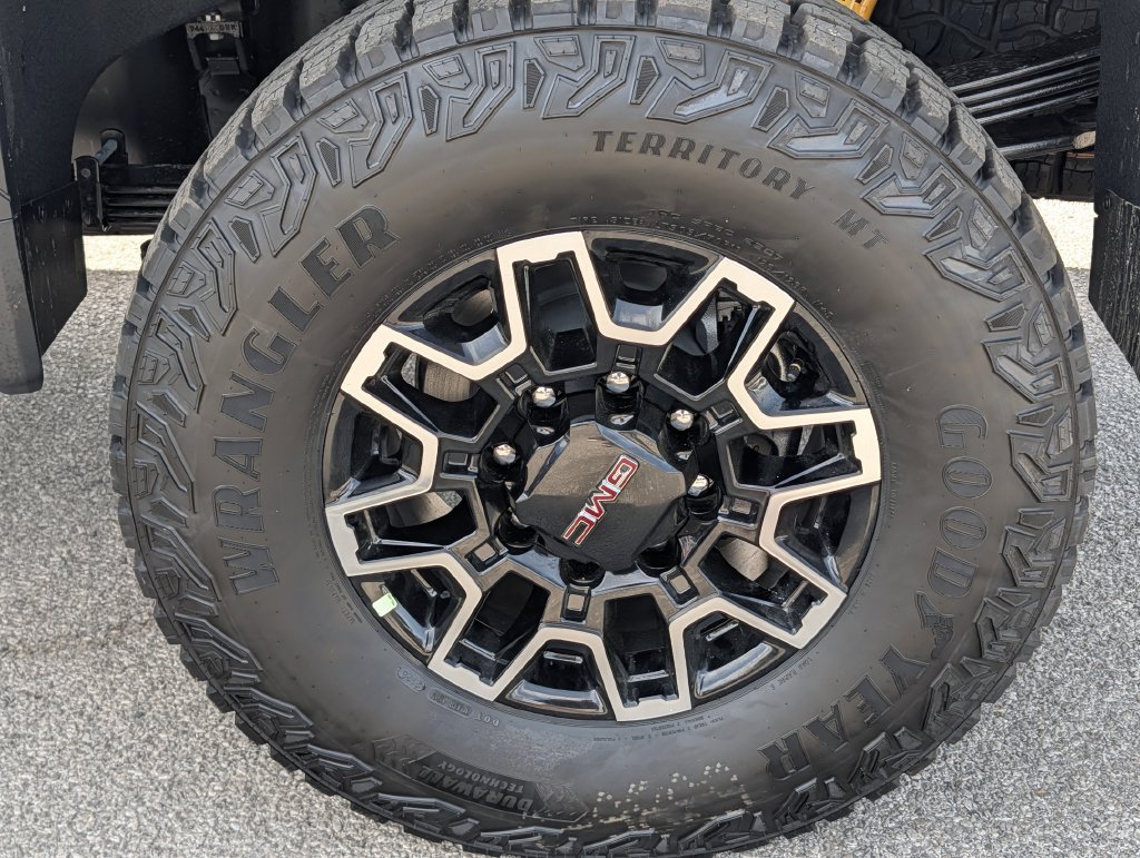 2026 GMC Sierra 2500HD AT4X - Photo 9