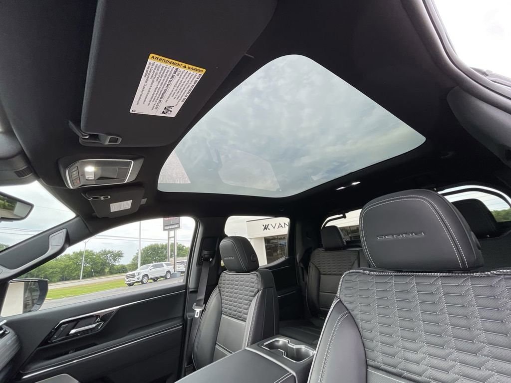 2025 GMC Sierra EV Denali - Photo 25