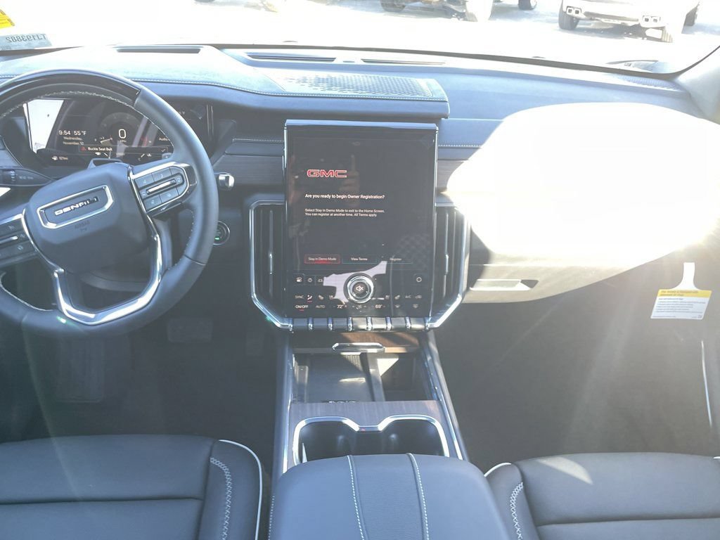 2026 GMC Acadia Denali - Photo 18