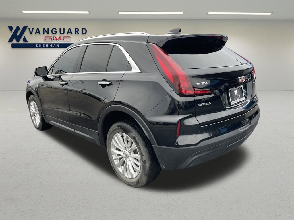 2024 Cadillac XT4 Luxury photo 3