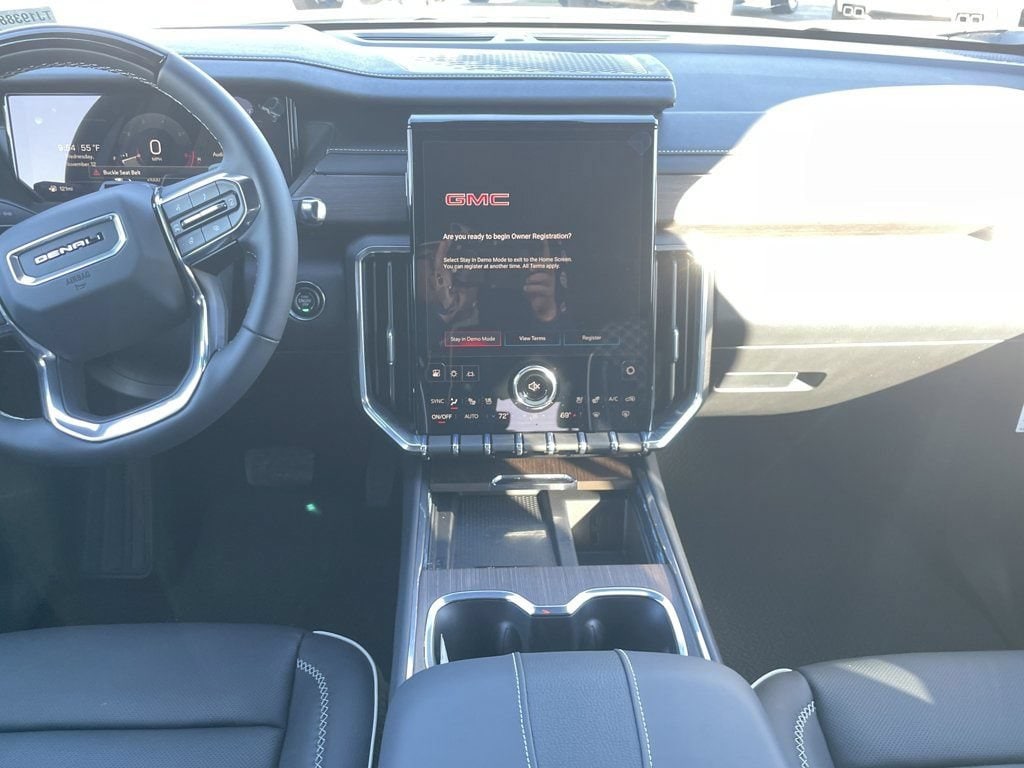 2026 GMC Acadia Denali - Photo 19
