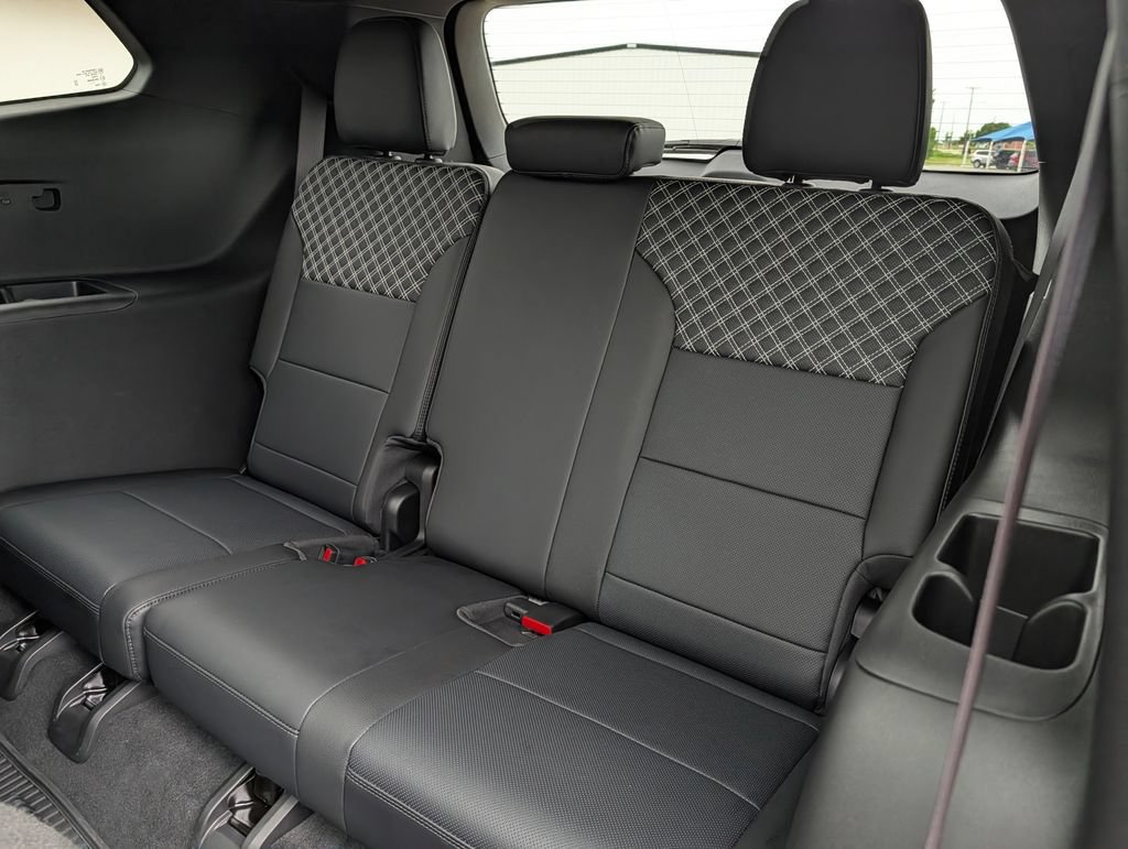 2026 GMC Acadia Denali - Photo 27