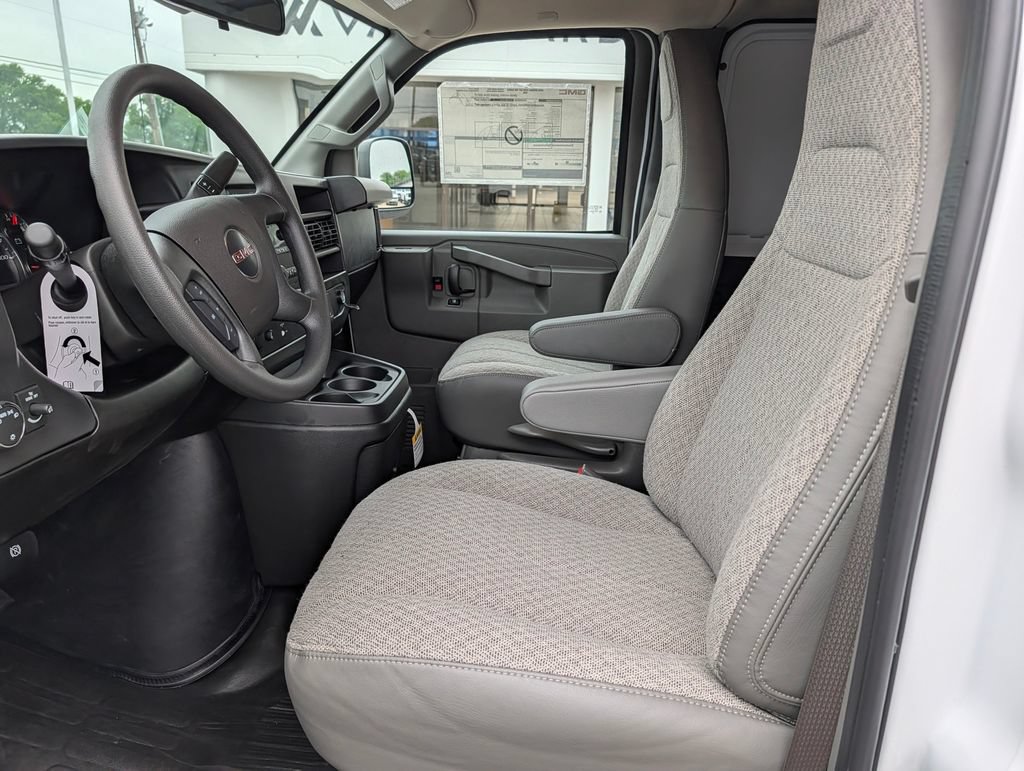 2026 GMC Savana Cargo Work Van - Photo 21