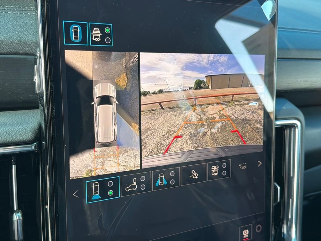 2026 GMC Yukon Denali - Photo 26