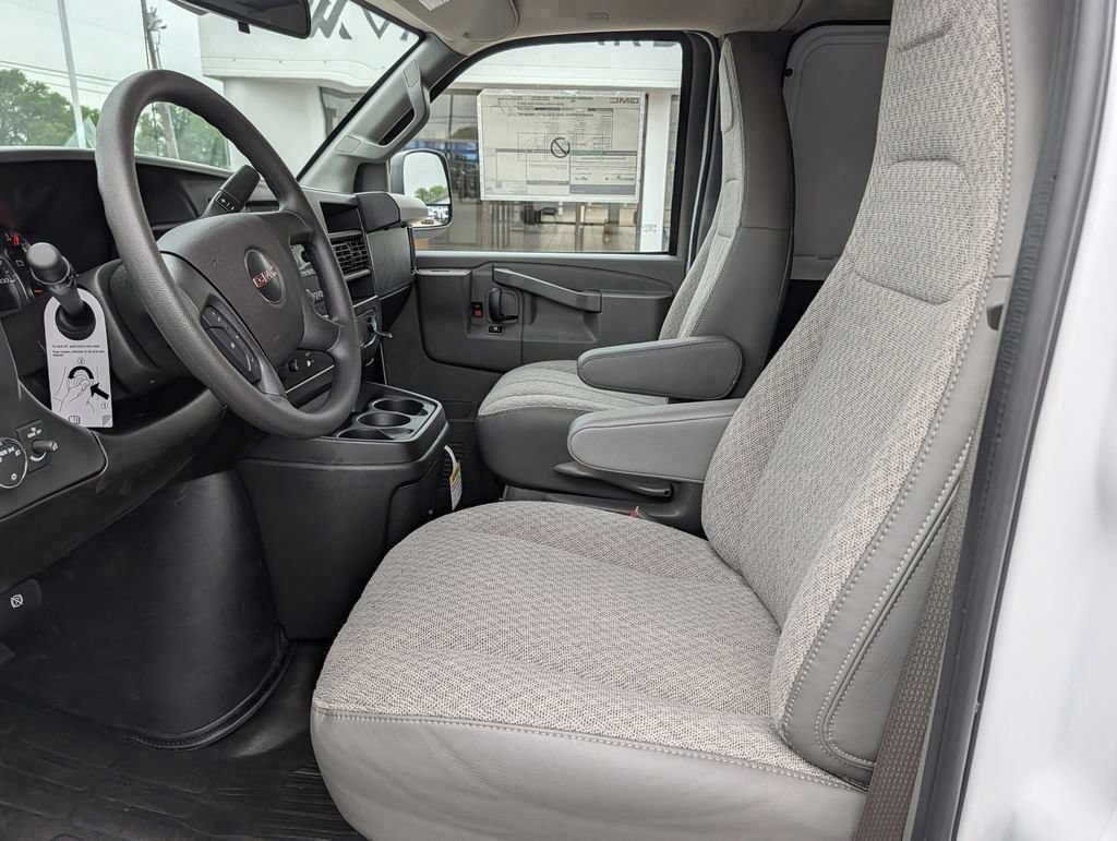 2026 GMC Savana Cargo Work Van - Photo 31