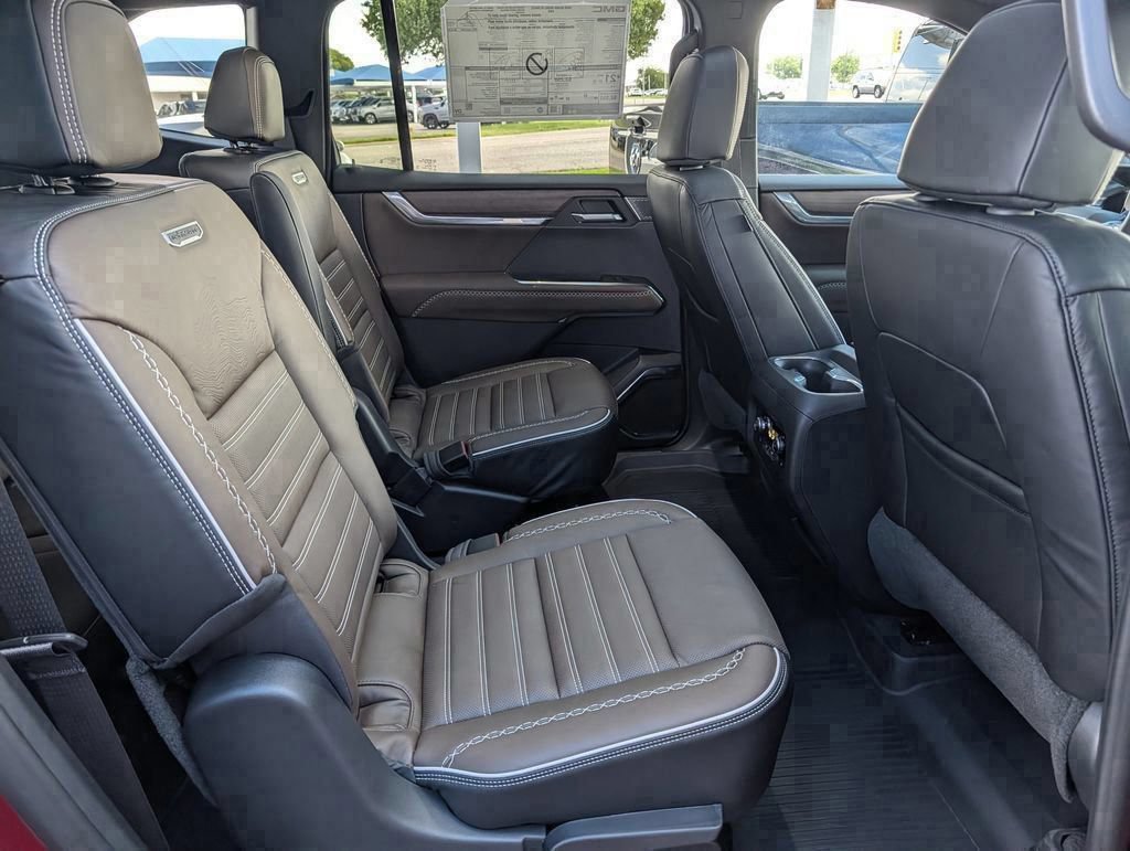 2026 GMC Acadia Denali Ultimate - Photo 39