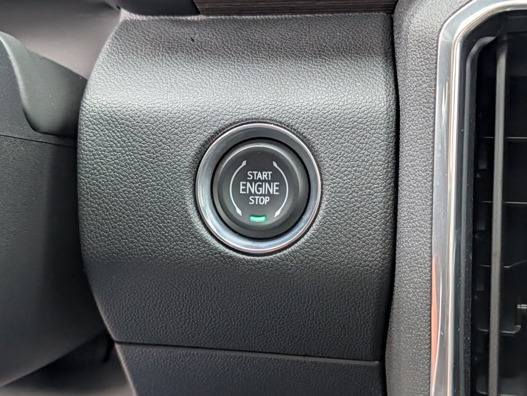 2026 GMC Acadia Denali - Photo 17