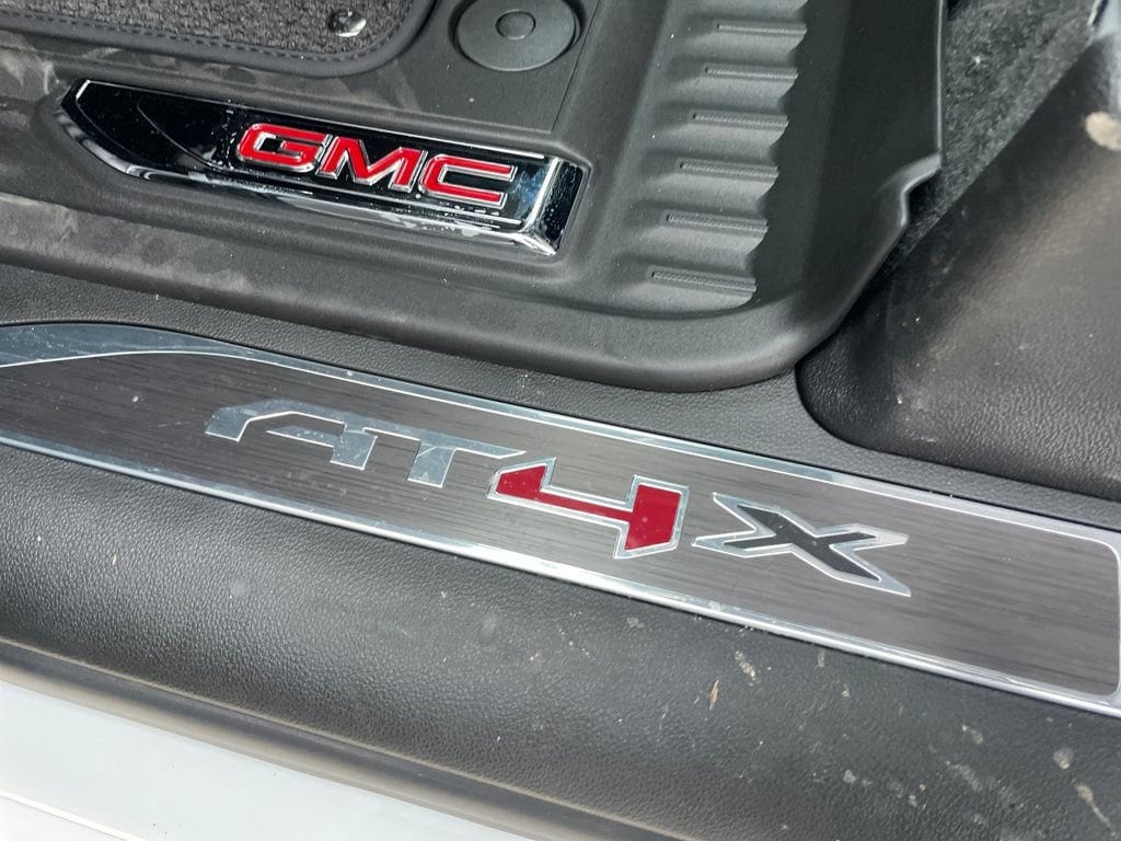 2026 GMC Sierra 1500 AT4X - Photo 38