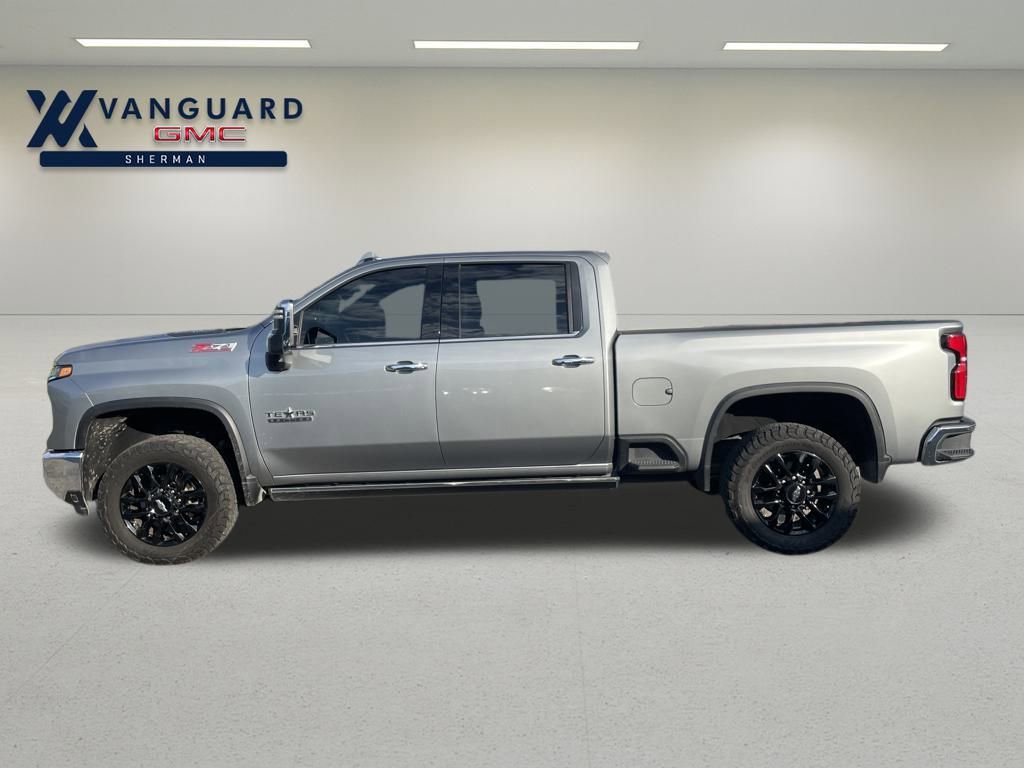 2025 Chevrolet Silverado 2500HD LTZ photo 2