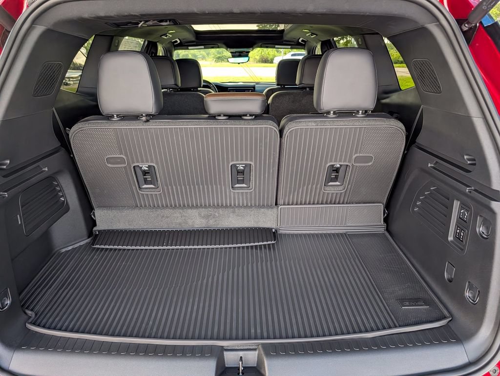 2026 GMC Acadia Denali Ultimate - Photo 27
