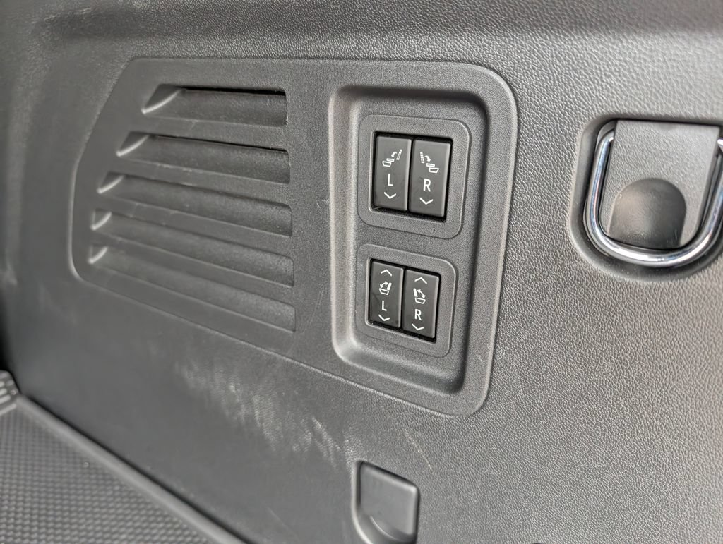 2026 GMC Acadia Denali - Photo 29