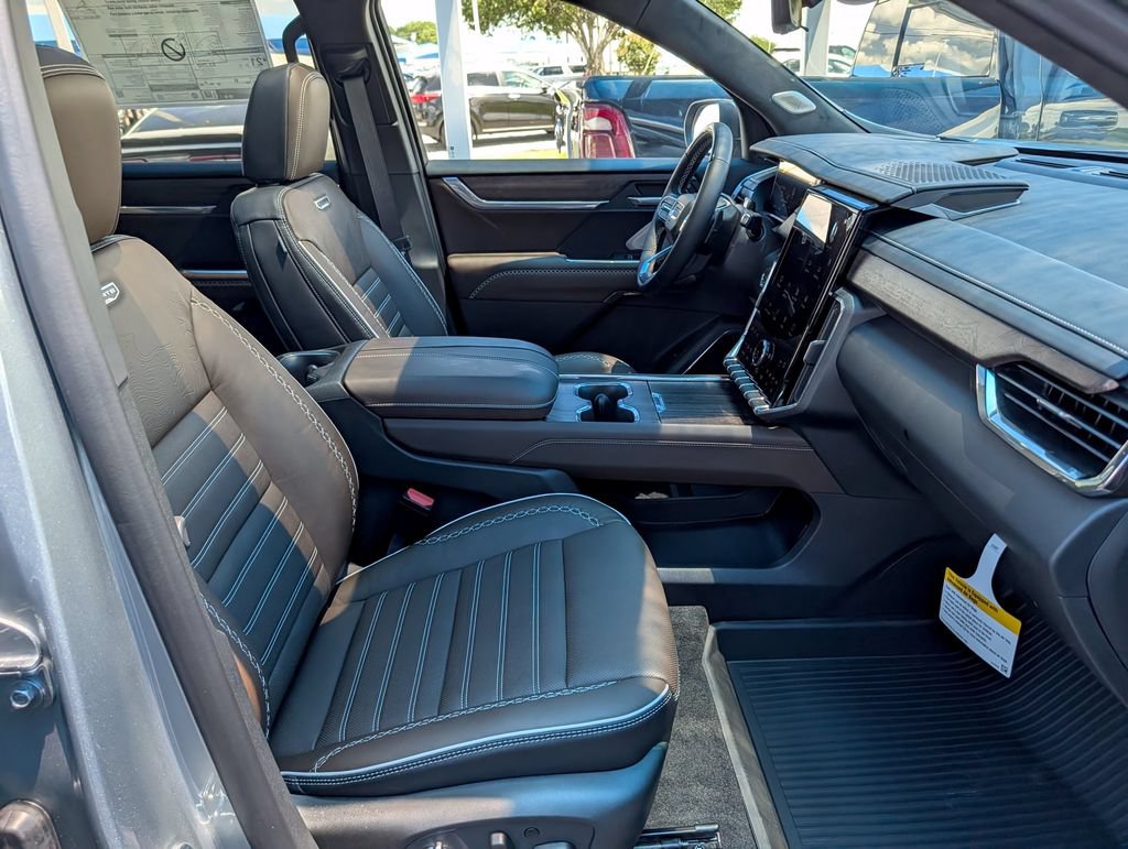 2026 GMC Acadia Denali Ultimate - Photo 34