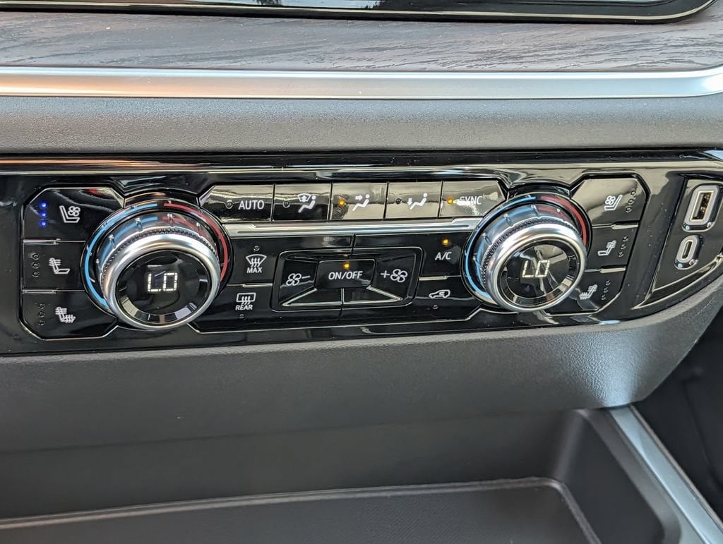 2026 GMC Sierra 1500 SLT - Photo 17