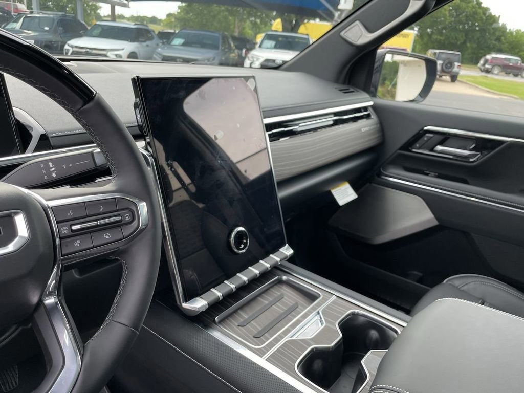2025 GMC Sierra EV Denali - Photo 11