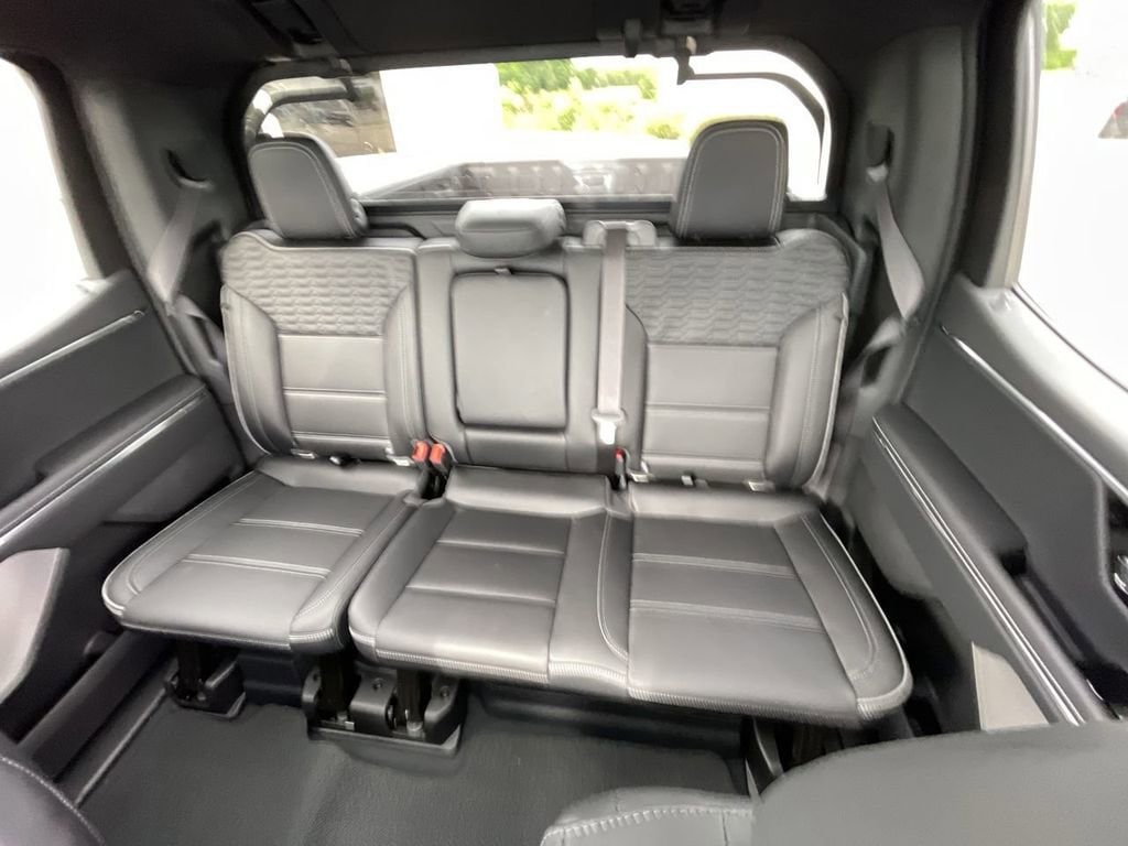 2025 GMC Sierra EV Denali - Photo 13