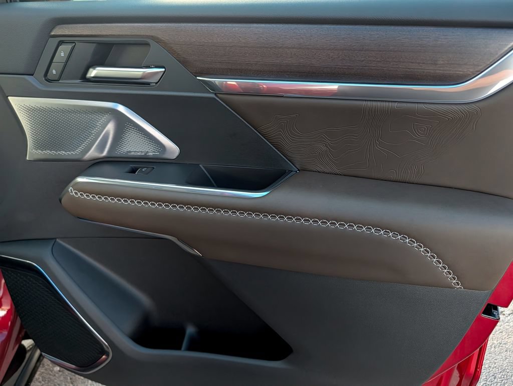 2026 GMC Acadia Denali Ultimate - Photo 33