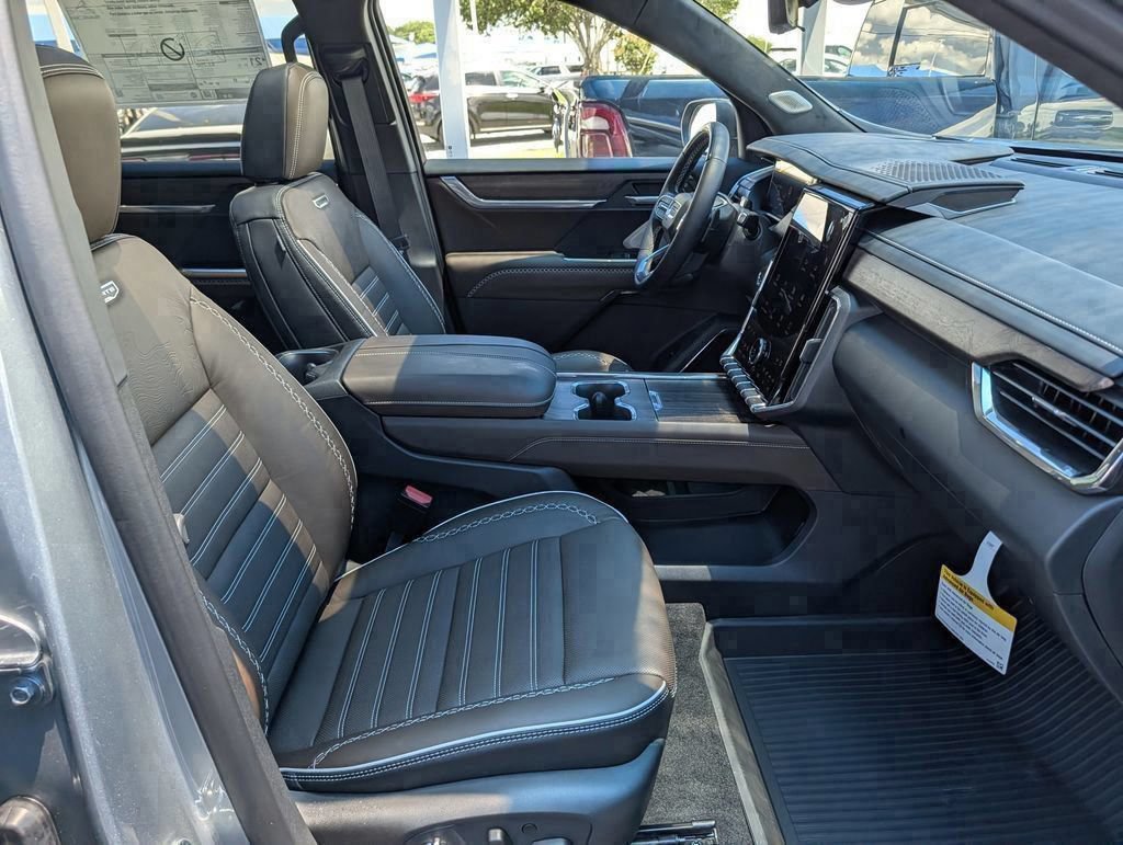 2026 GMC Acadia Denali Ultimate - Photo 44