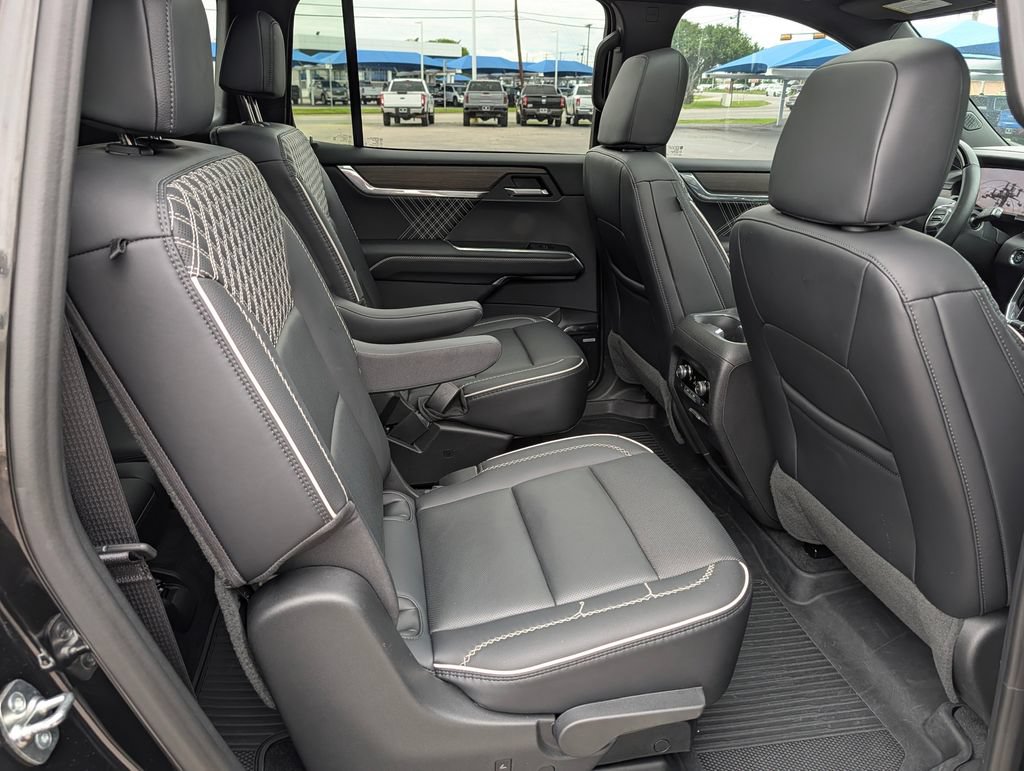2026 GMC Acadia Denali - Photo 31