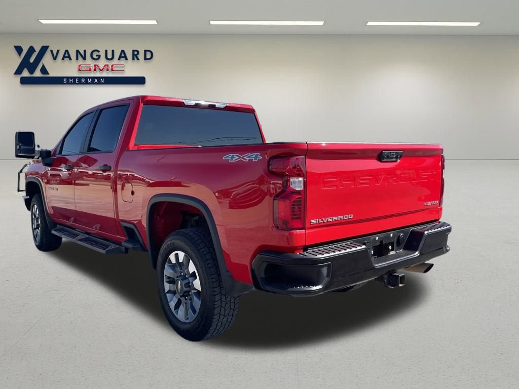 2023 Chevrolet Silverado 2500HD Custom photo 2