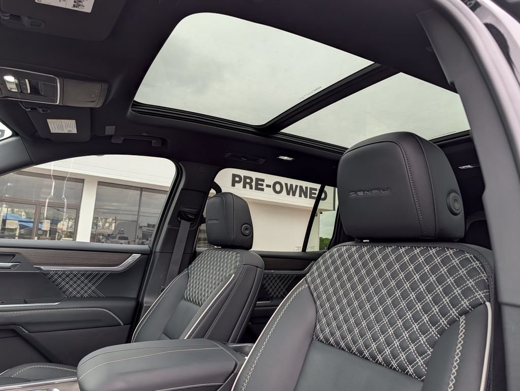 2026 GMC Acadia Denali - Photo 25