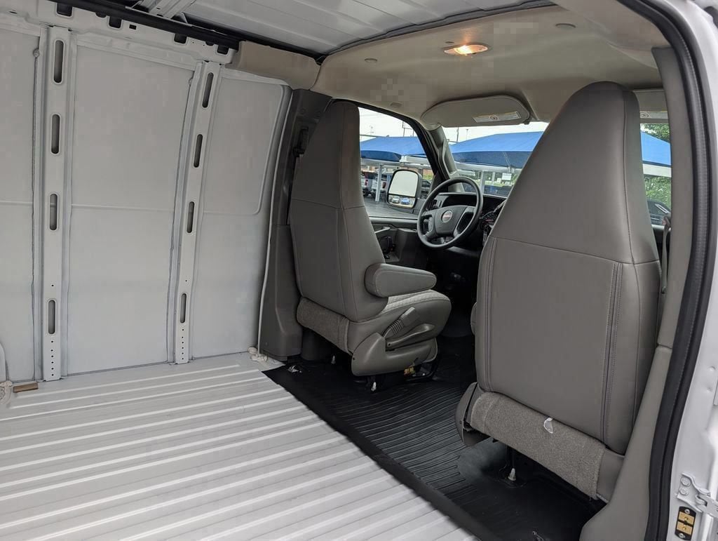2026 GMC Savana Cargo Work Van - Photo 35