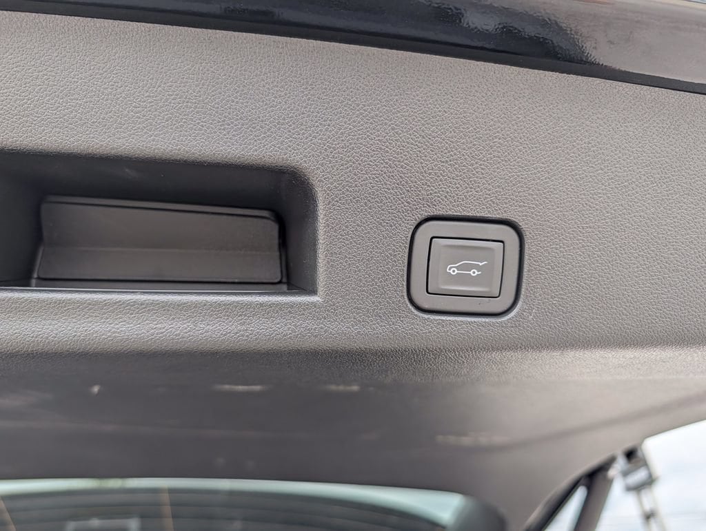 2026 GMC Acadia Denali - Photo 30