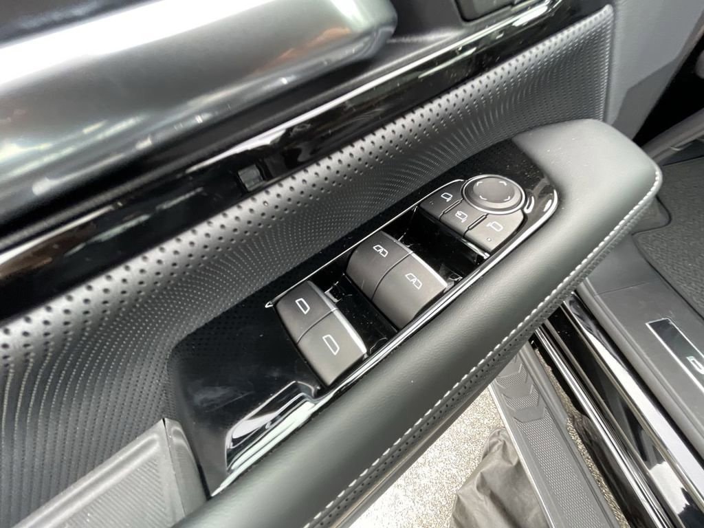 2025 GMC Sierra EV Denali - Photo 29